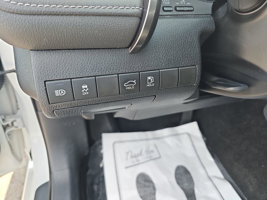 Used 2022 Toyota Camry XSE w/ Navigation Package image 17