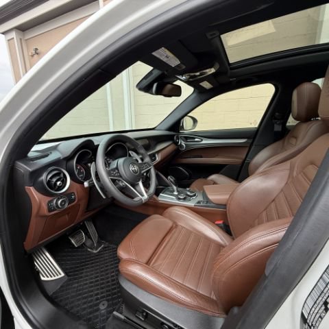 Used 2018 Alfa Romeo Stelvio Ti Sport AWD/4WD image 18