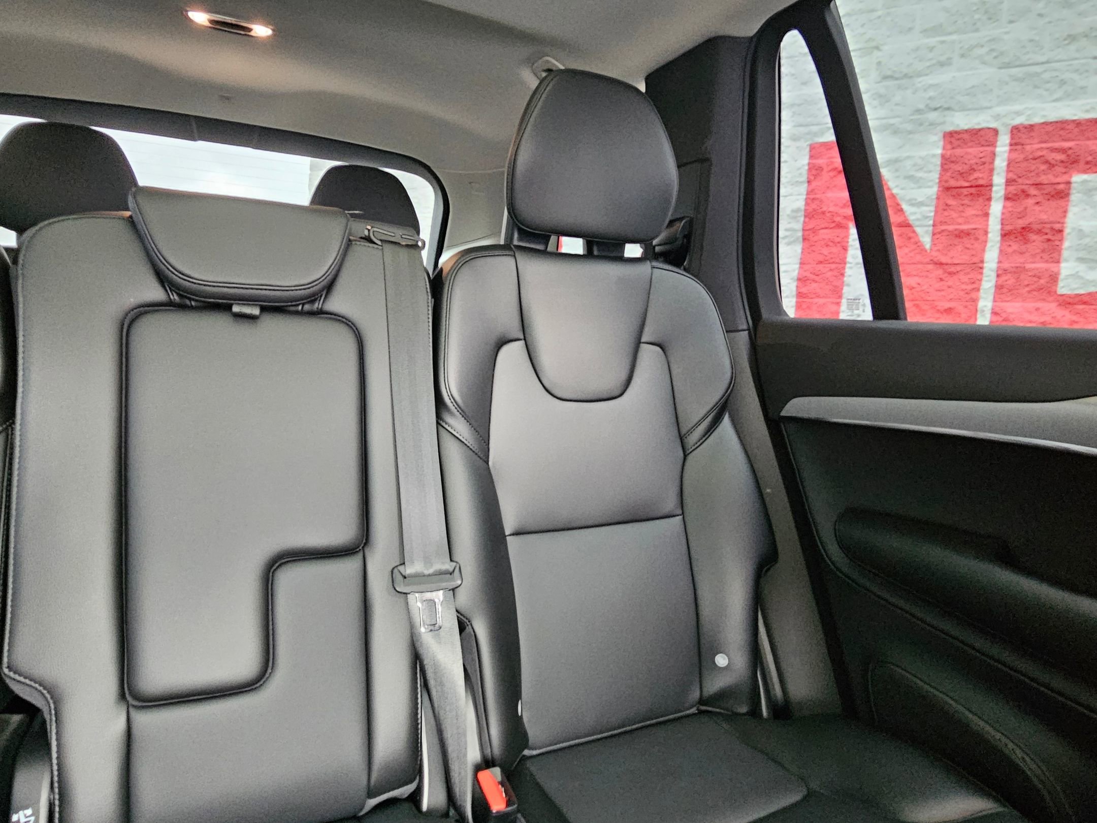 Used 2021 Volvo XC90 T5 Momentum w/ Climate Package image 26