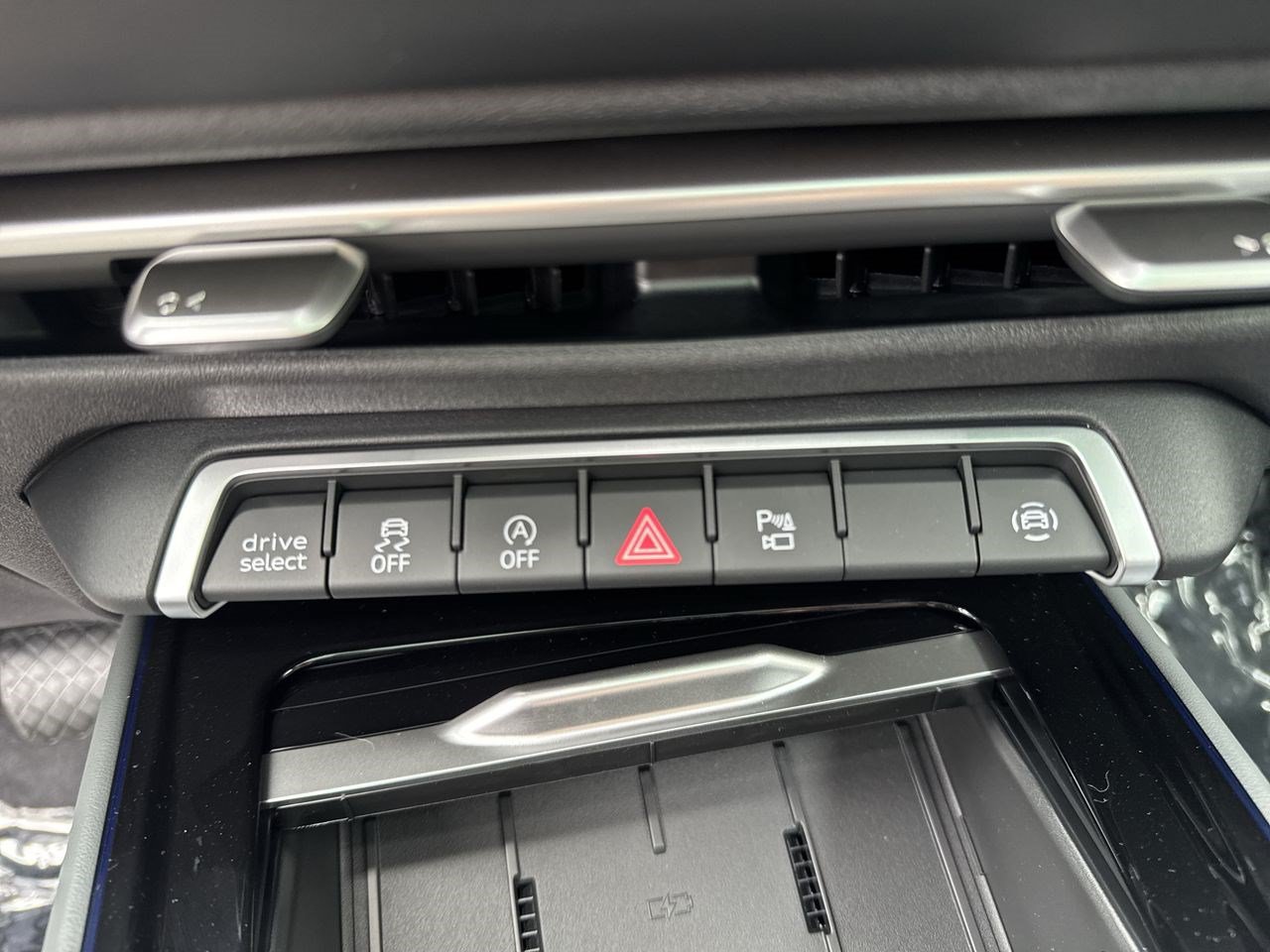 New 2026 Audi Q3 quattro 2.0T AWD/4WD image 11