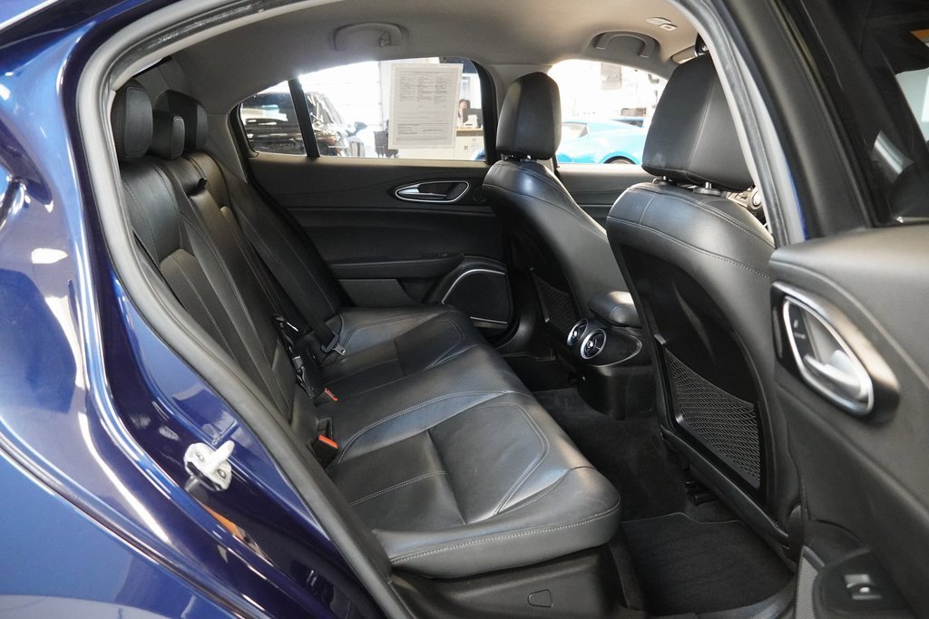 Used 2018 Alfa Romeo Giulia AWD image 22