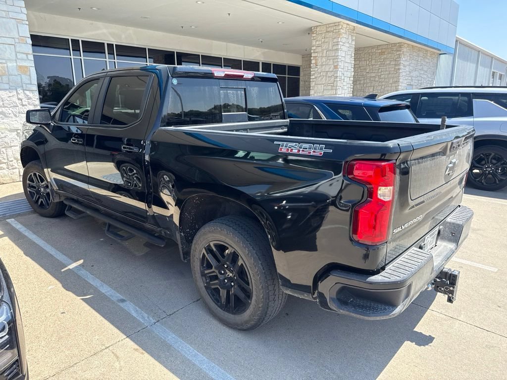 Used 2024 Chevrolet Silverado 1500 LT Trail Boss AWD/4WD image 2