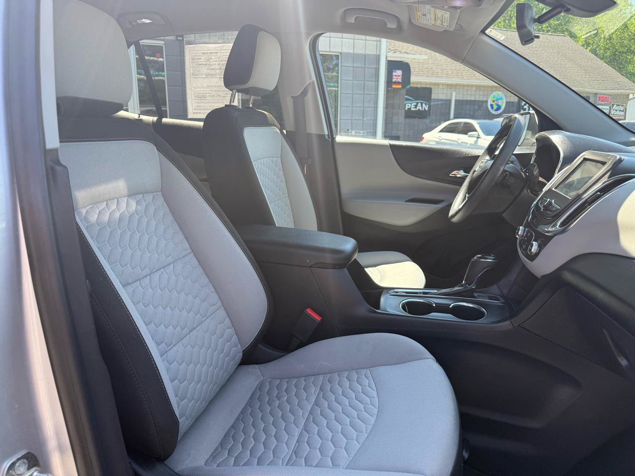 Used 2019 Chevrolet Equinox LT AWD/4WD image 11