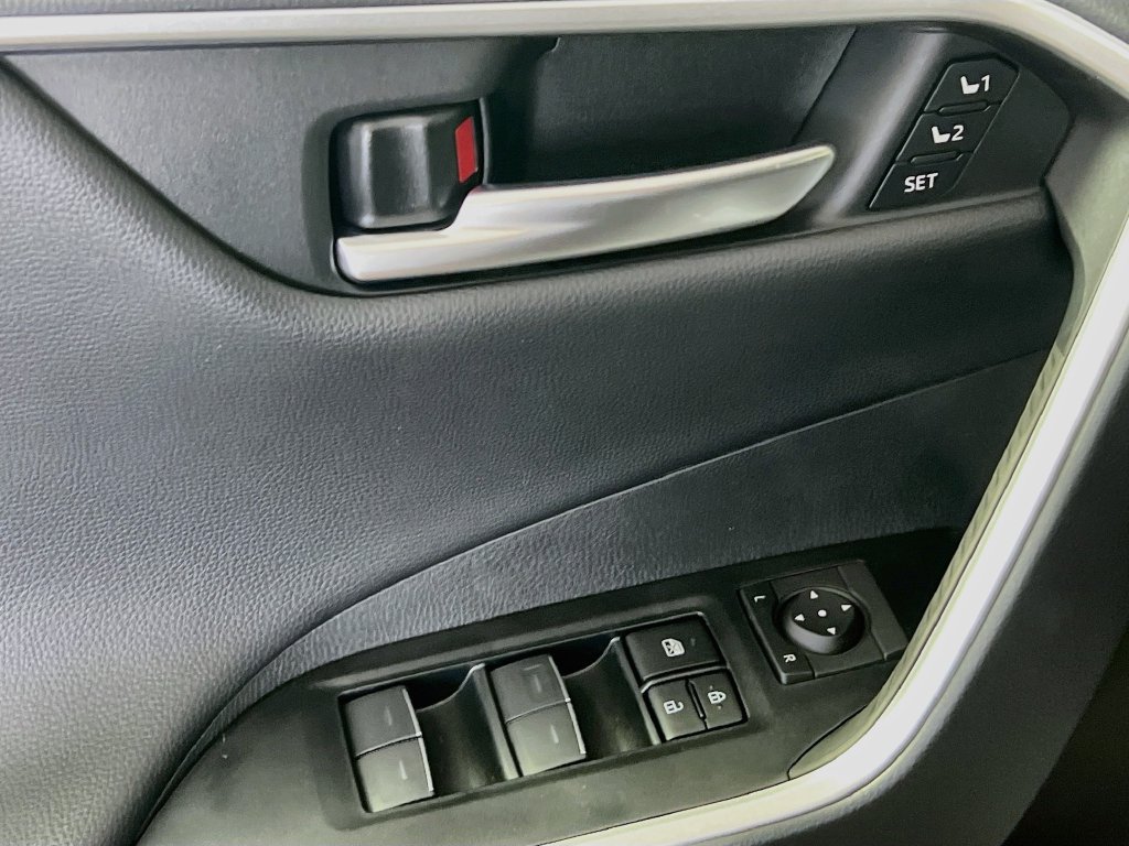 Used 2025 Toyota RAV4 Limited w/ Advanced Technology Package FWD image 14