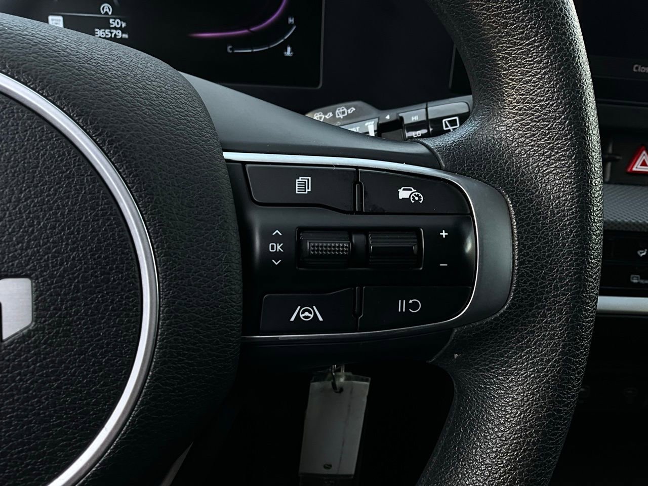 Used 2025 Kia Sportage LX image 33