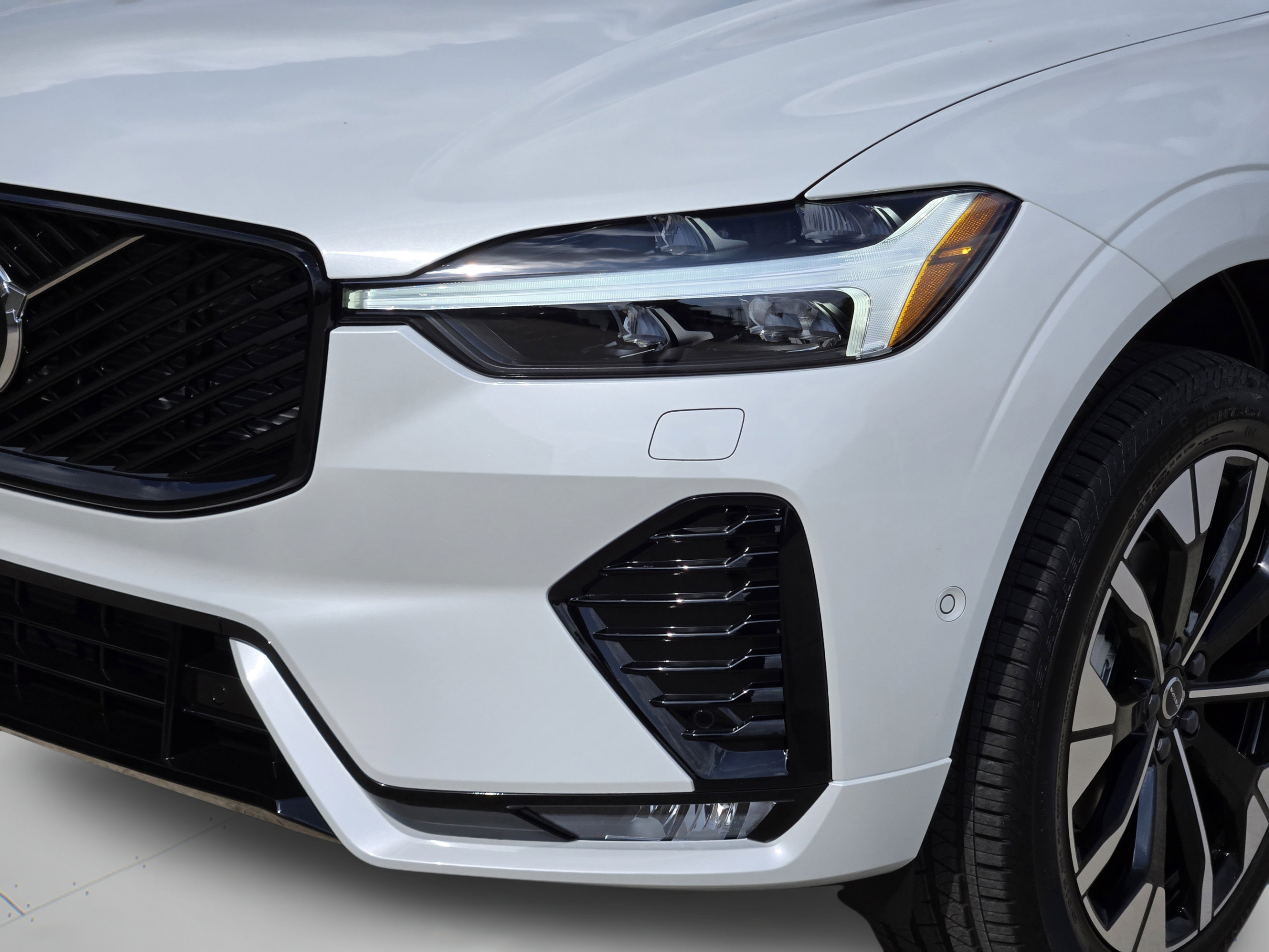 New 2026 Volvo XC60 B5 Plus w/ Protection Package Premier AWD/4WD image 30