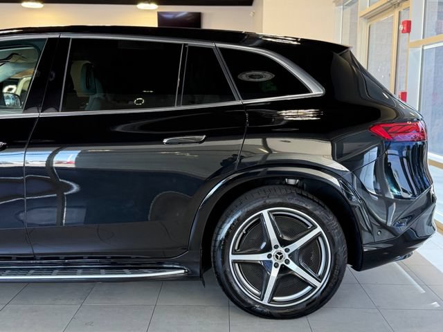 Used 2023 Mercedes-Benz EQS 580 4MATIC SUV image 9