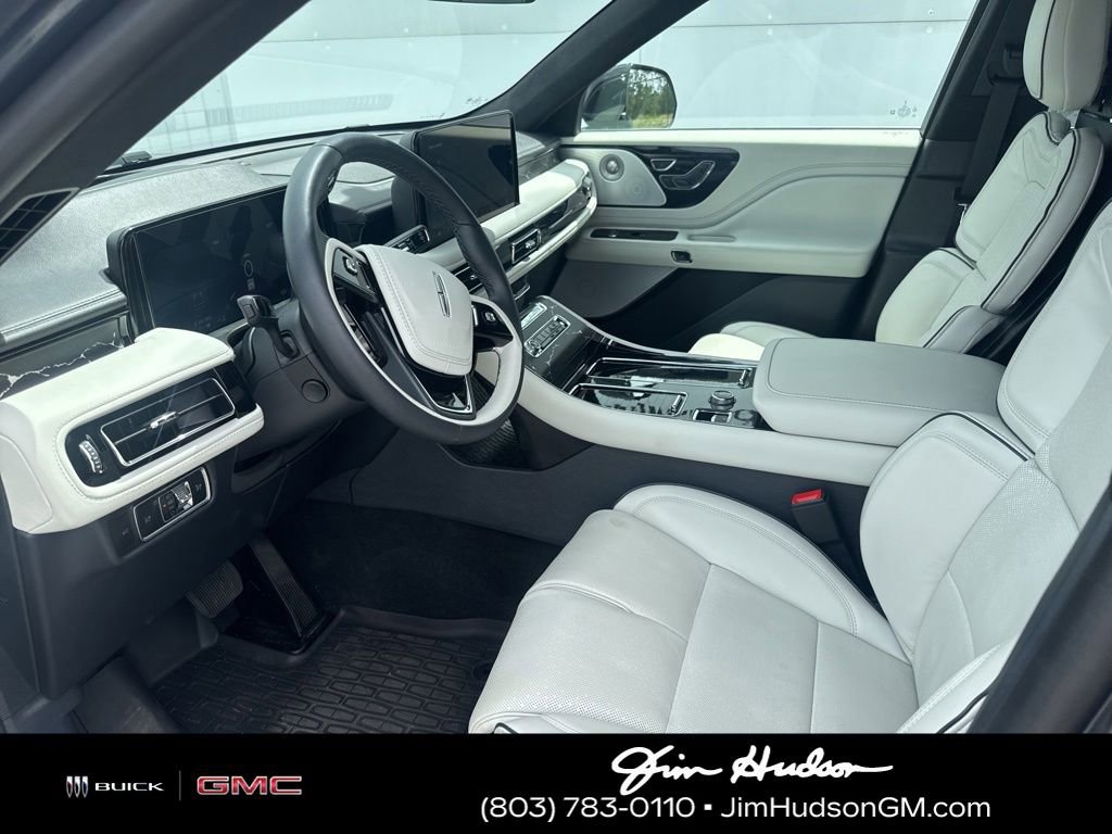 Used 2025 Lincoln Aviator Black Label AWD/4WD image 6