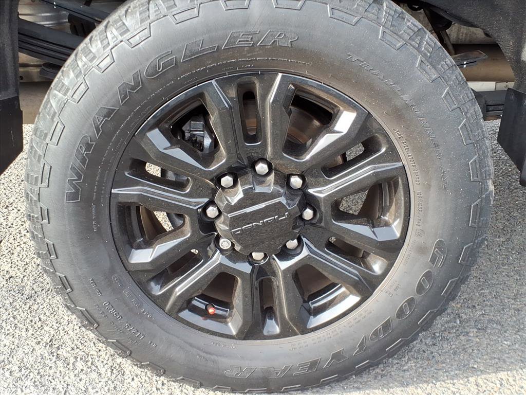 Used 2022 GMC Sierra 3500 Denali w/ Denali Black Diamond Edition image 8