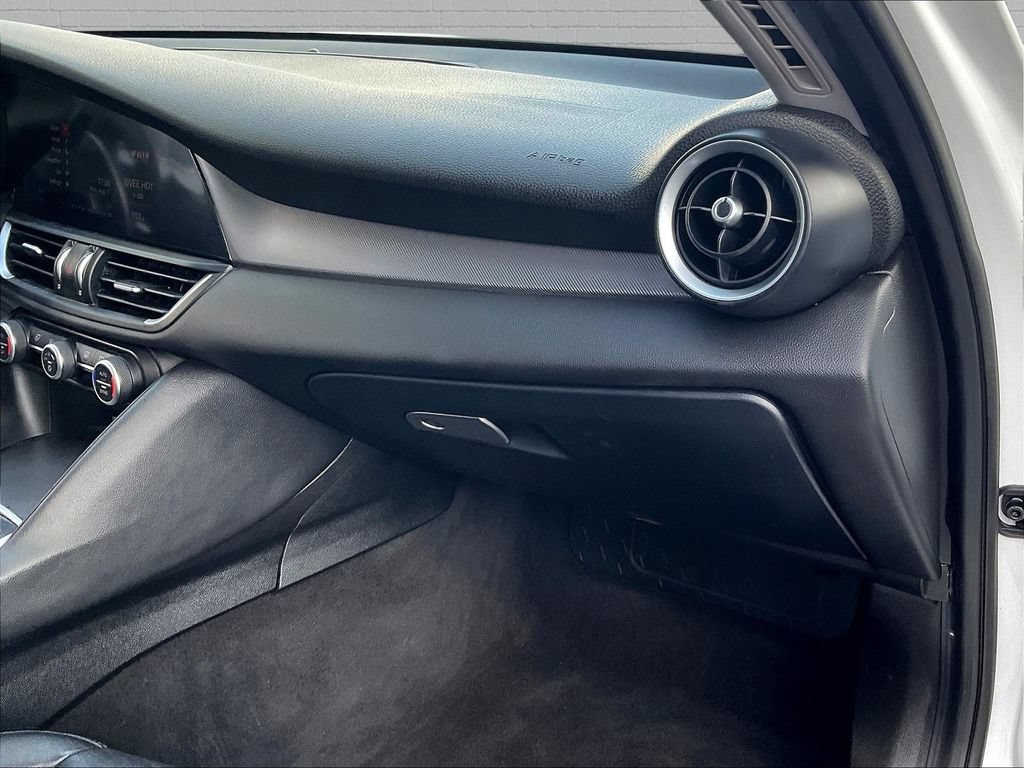 Used 2017 Alfa Romeo Giulia RWD image 19