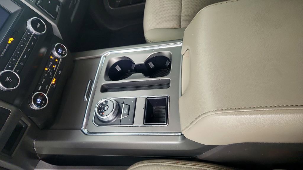 Used 2020 Ford Expedition Max XLT image 18