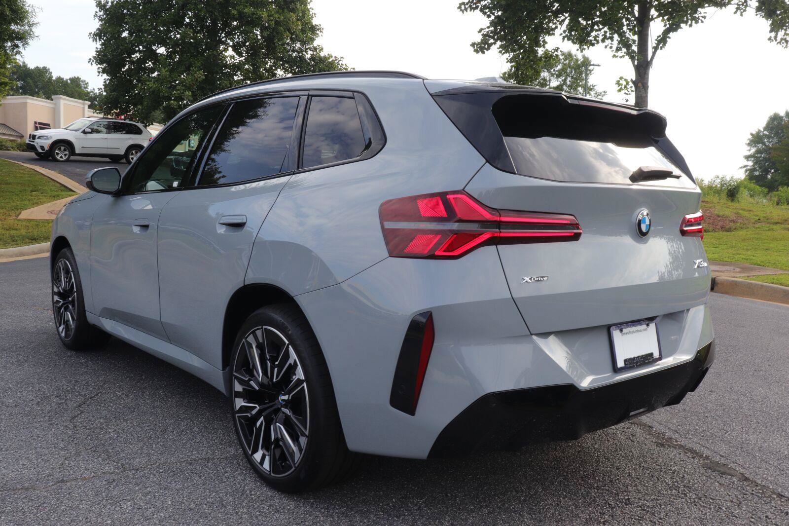 New 2026 BMW X3 xDrive30i w/ Premium Package AWD/4WD image 4