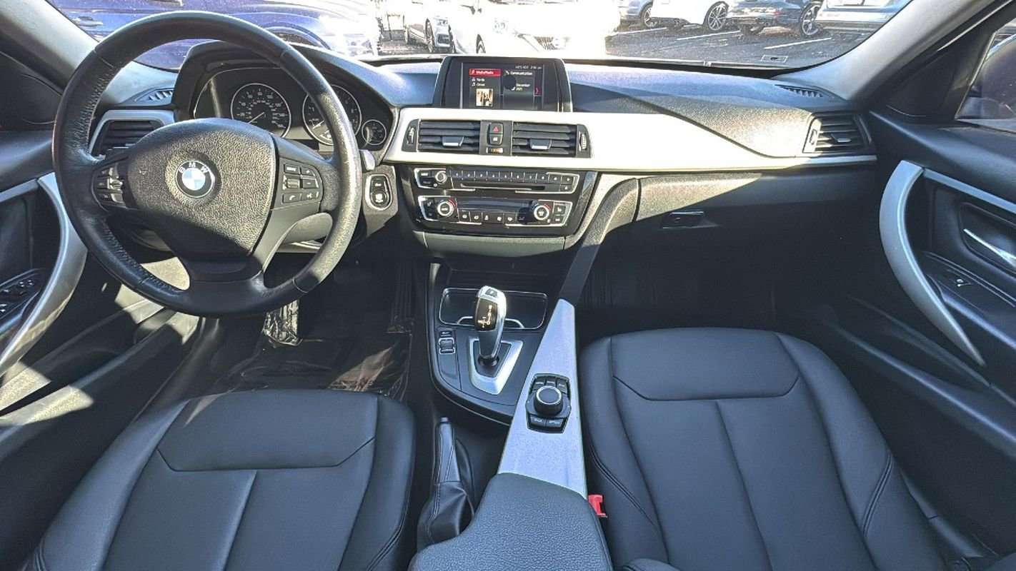 Used 2018 BMW 320i xDrive Sedan image 19