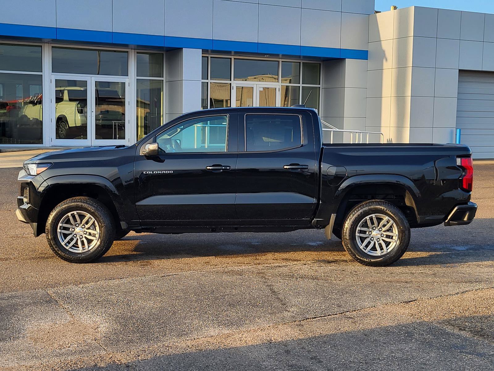 New 2026 Chevrolet Colorado LT RWD image 2