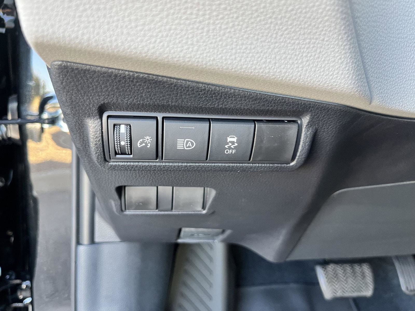 New 2026 Toyota Corolla Cross L image 24