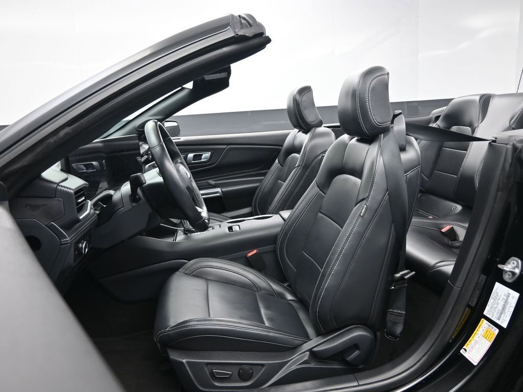 Used 2025 Ford Mustang Premium image 24