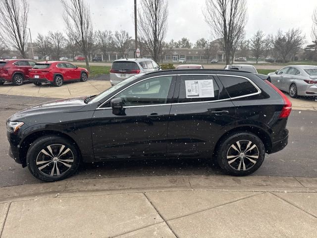 Used 2023 Volvo XC60 B5 Core image 7