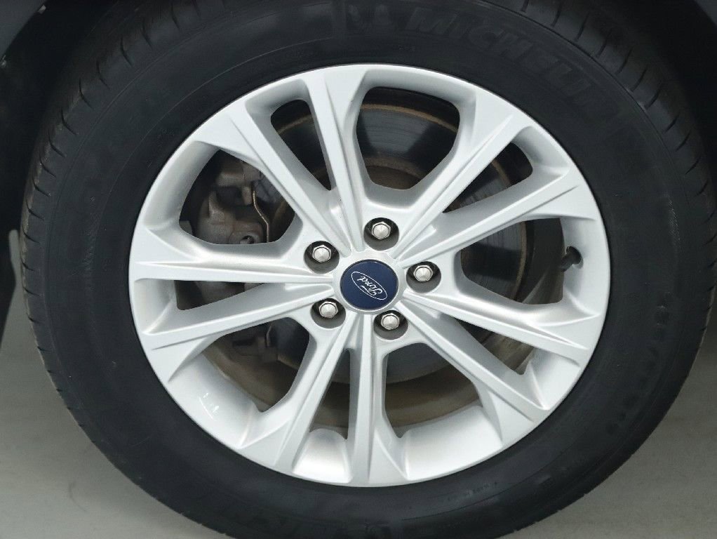 Used 2018 Ford Escape SE w/ Ford Safe & Smart Package image 37