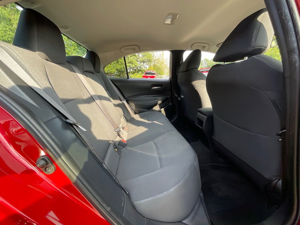 Used 2021 Toyota Corolla LE image 30