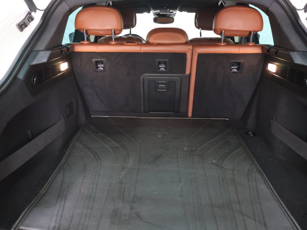 Used 2018 Maserati Levante AWD/4WD image 13
