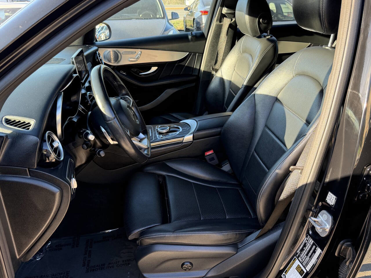 Used 2019 Mercedes-Benz GLC 350e 4MATIC w/ AMG Line image 6