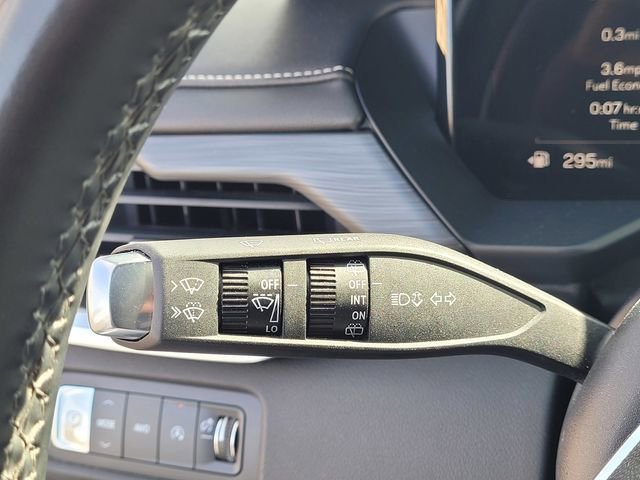 Used 2024 GMC Acadia Elevation image 17