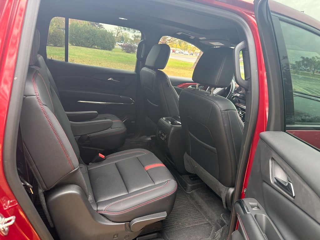 Used 2026 Chevrolet Traverse RS w/ LPO, Floor Liner Package AWD/4WD image 10