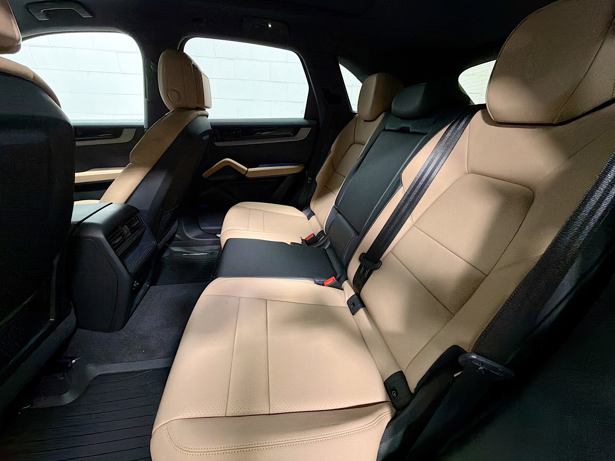 Certified 2025 Porsche Cayenne image 21