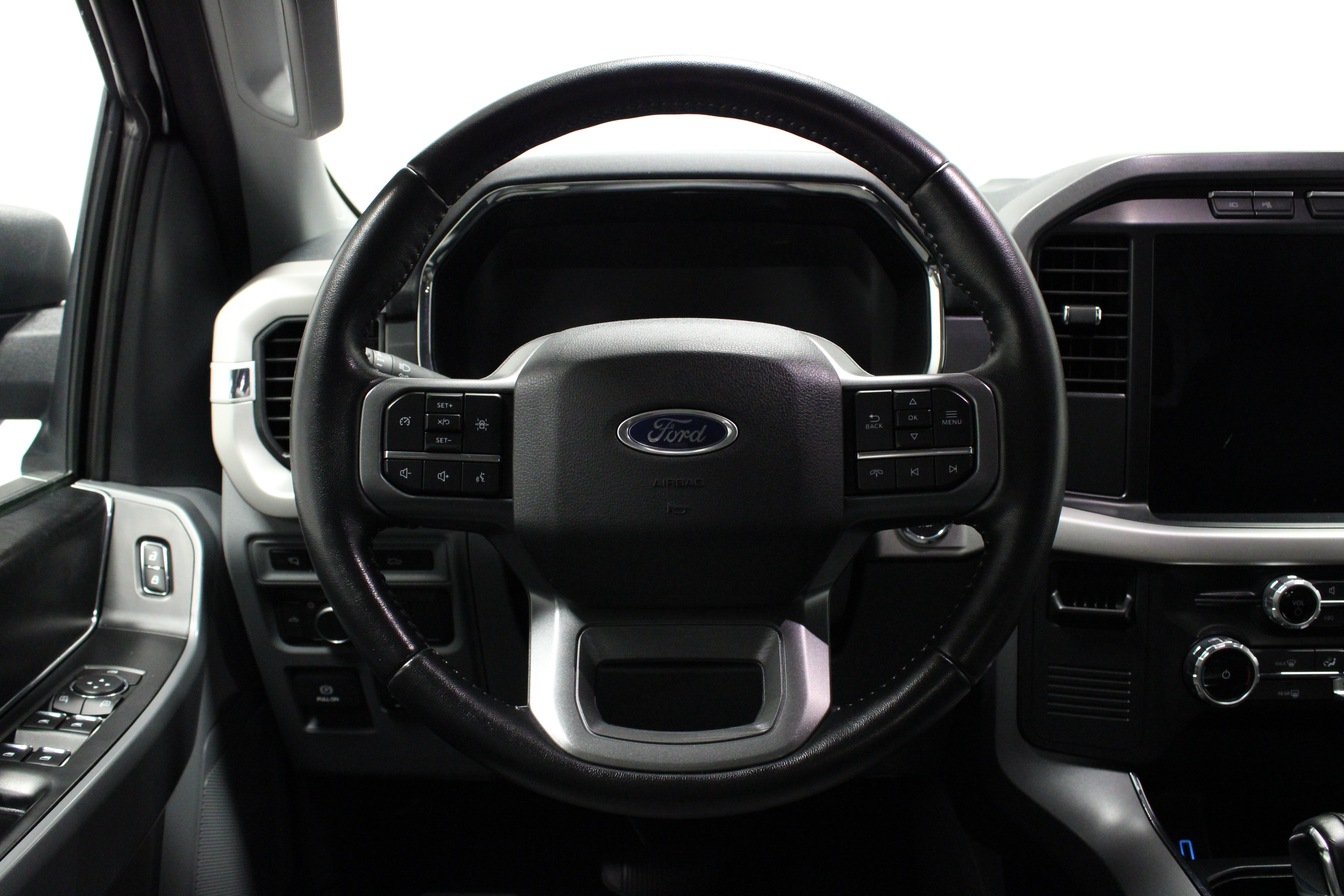 Used 2022 Ford F150 Lightning XLT AWD/4WD image 23