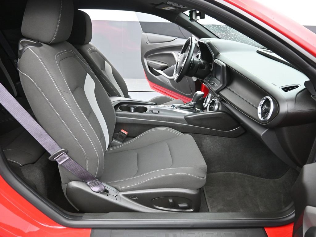 Used 2017 Chevrolet Camaro LT image 2