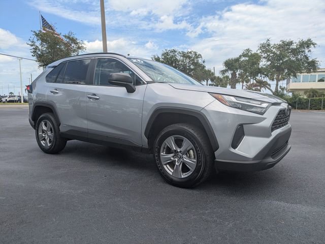 Used 2025 Toyota RAV4 LE AWD/4WD image 2