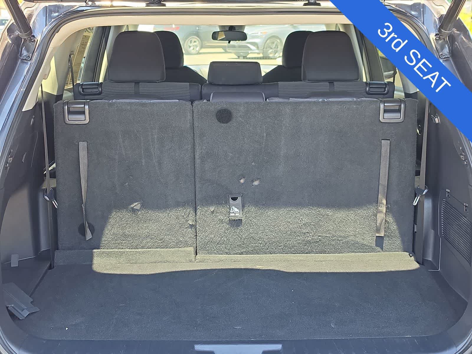 Used 2021 Toyota Highlander LE FWD image 23