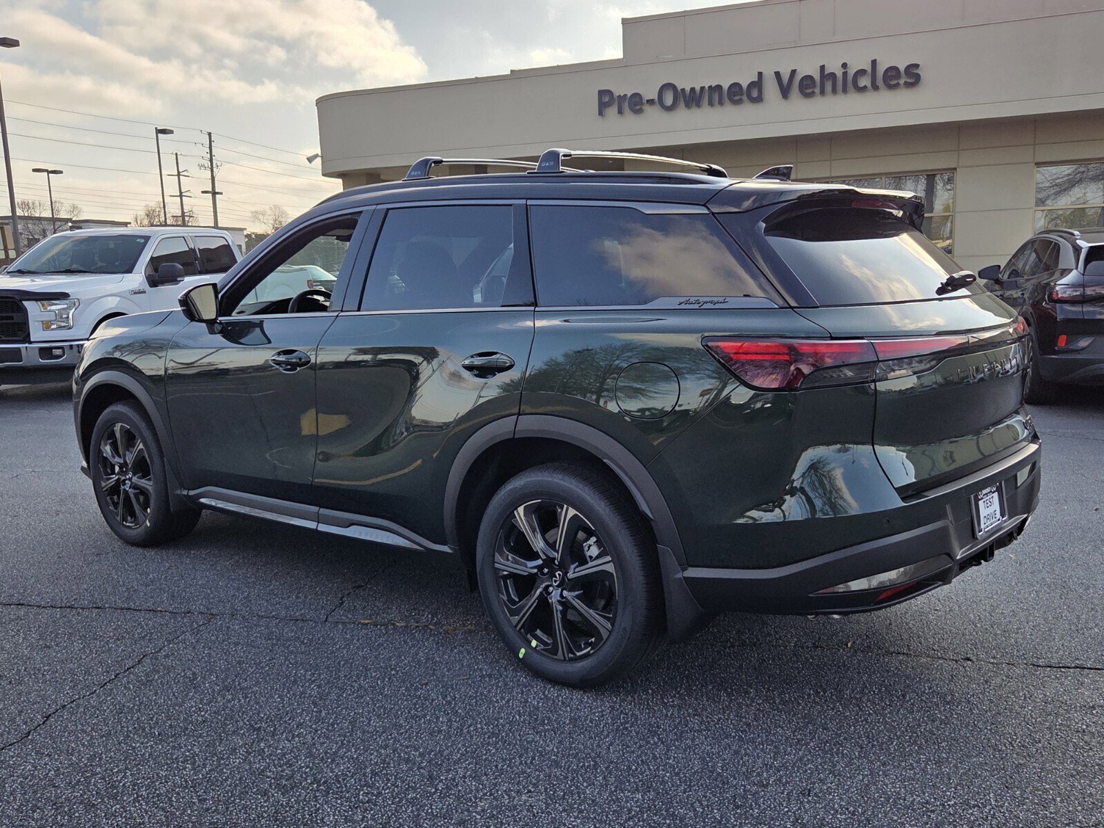 New 2026 INFINITI QX60 Autograph w/ Dark Cargo Package image 8