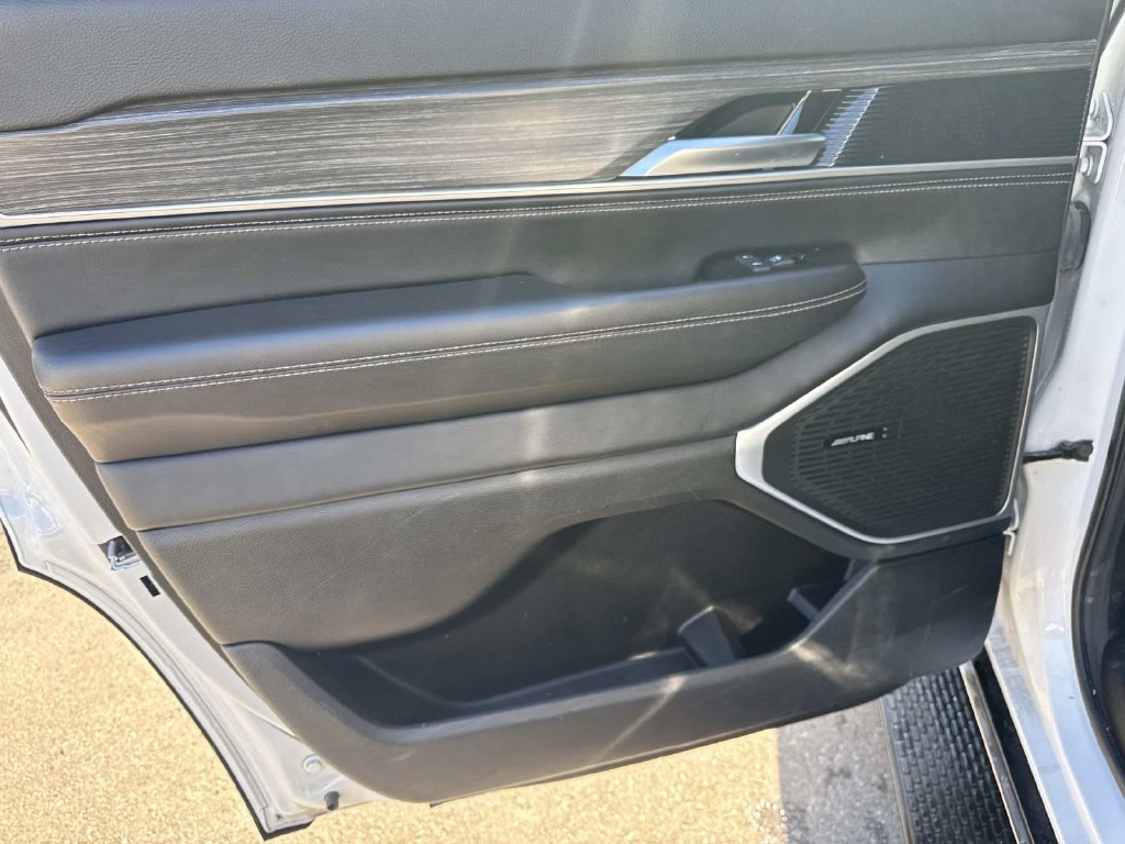 Used 2024 Jeep Wagoneer Series II RWD image 14