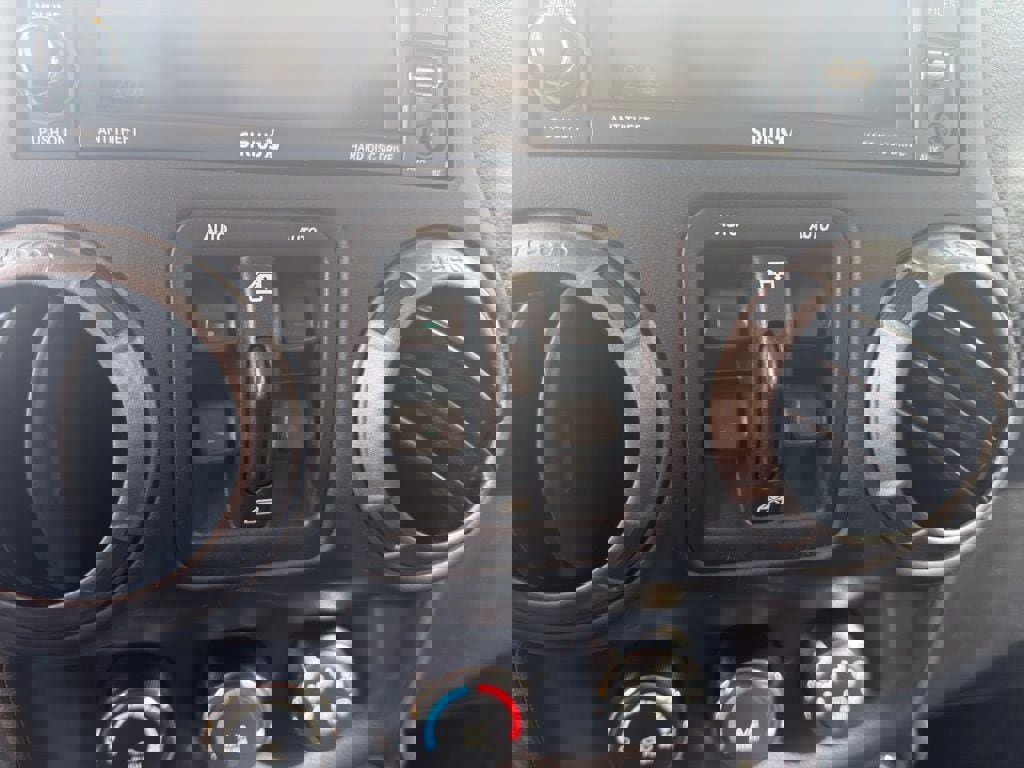 Used 2018 Jeep Wrangler Unlimited Sport S image 22