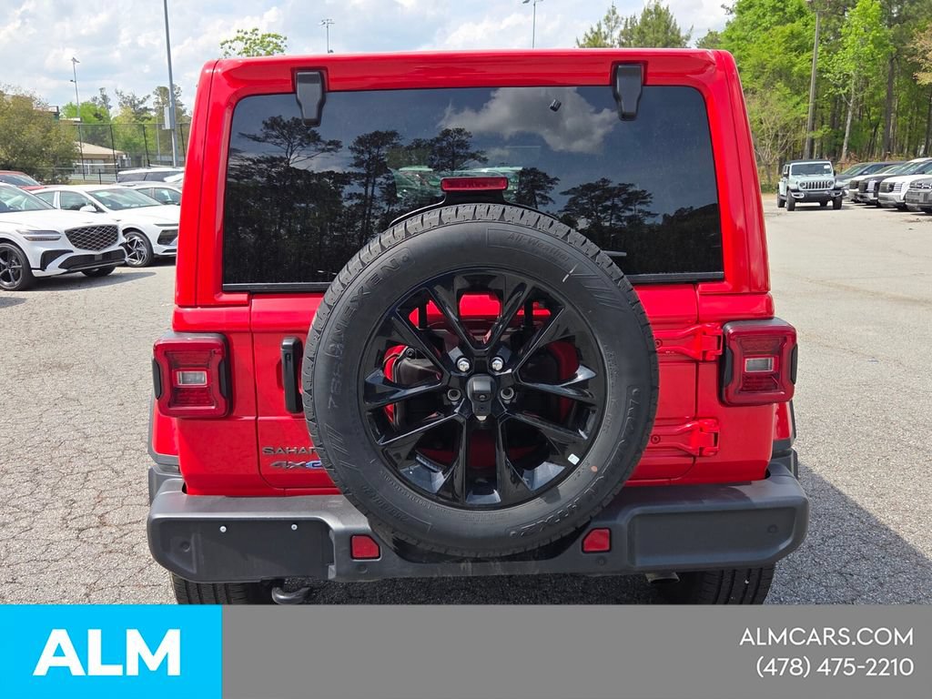 Used 2025 Jeep Wrangler Unlimited Sahara w/ Safety Group AWD/4WD image 13