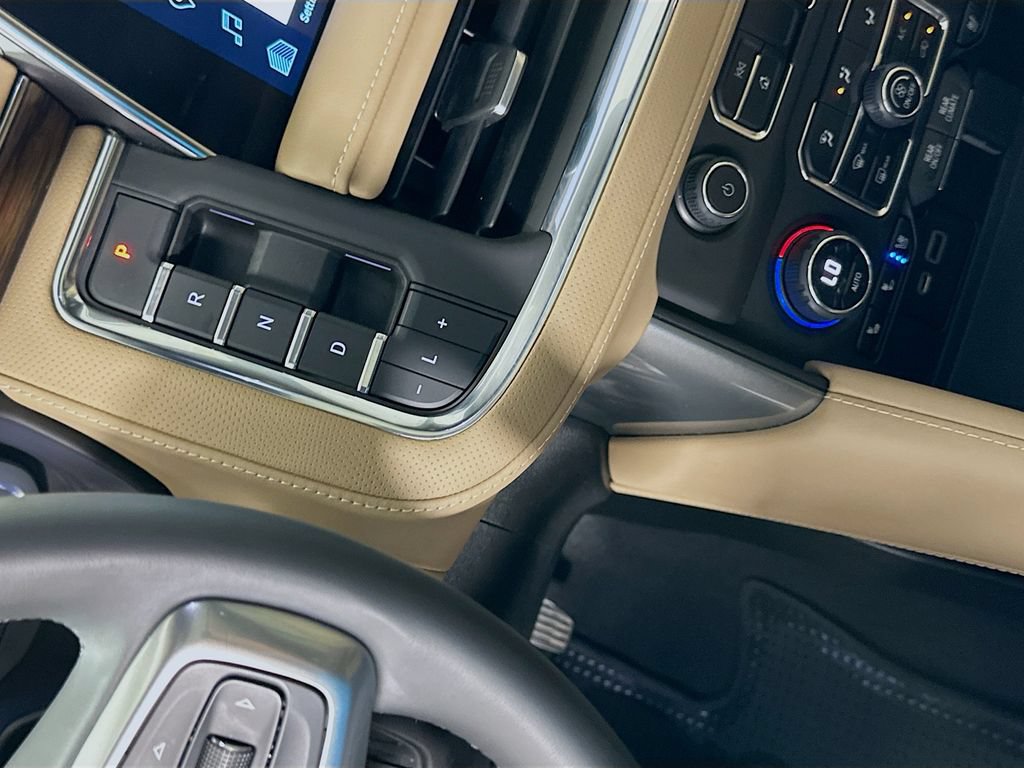 Used 2023 Chevrolet Tahoe Premier RWD image 17