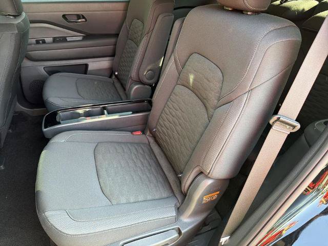 Certified 2025 Nissan Pathfinder SV w/ SV Premium Package FWD image 19