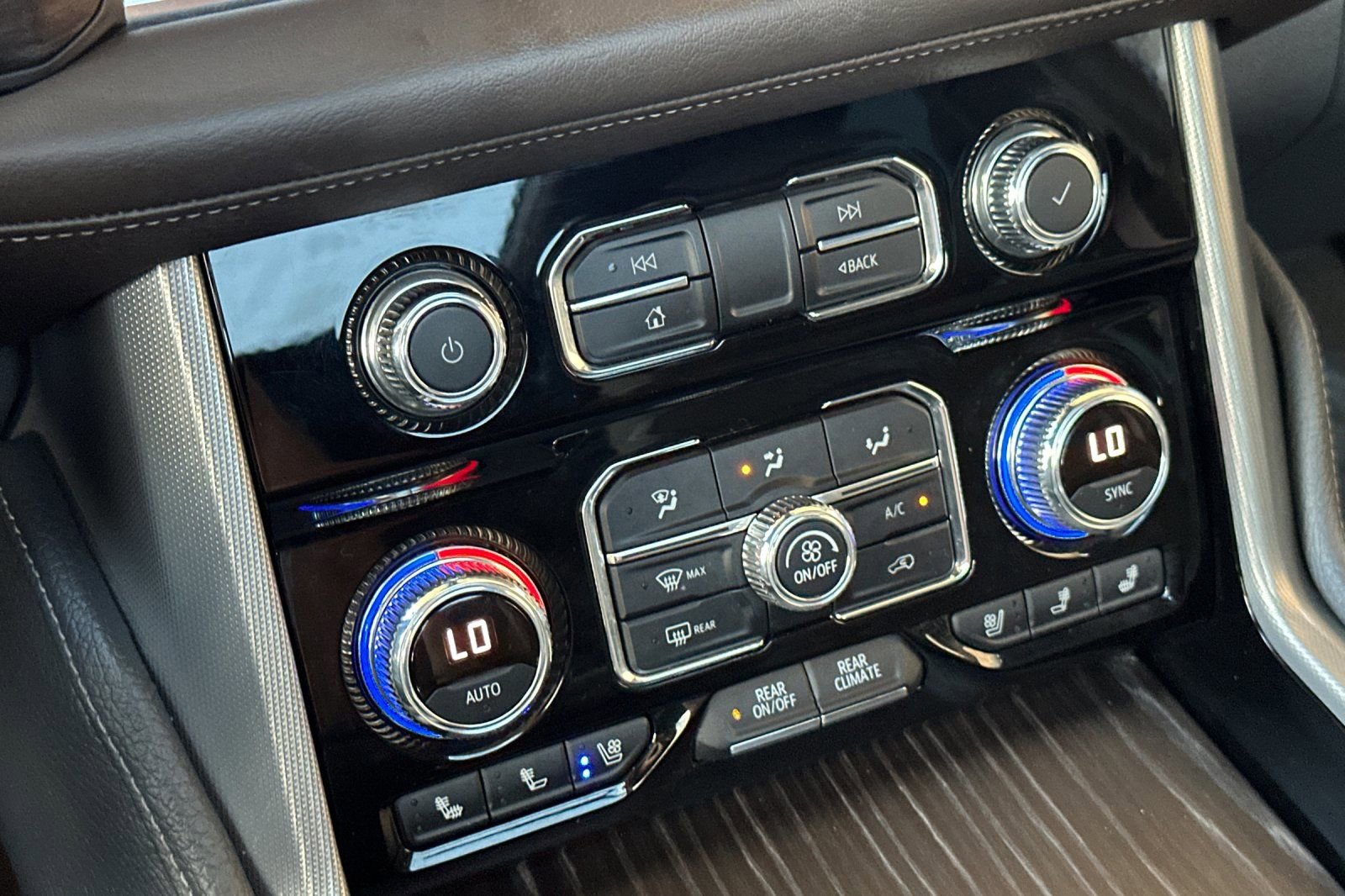 Certified 2021 GMC Yukon XL Denali image 24