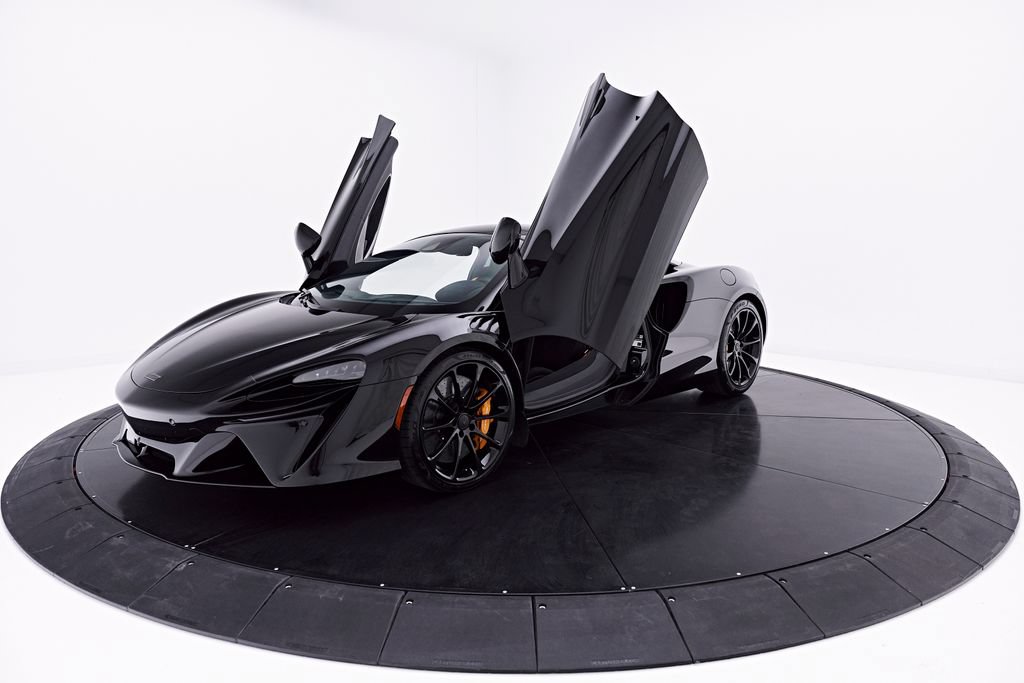 Used 2026 McLaren Artura RWD image 22