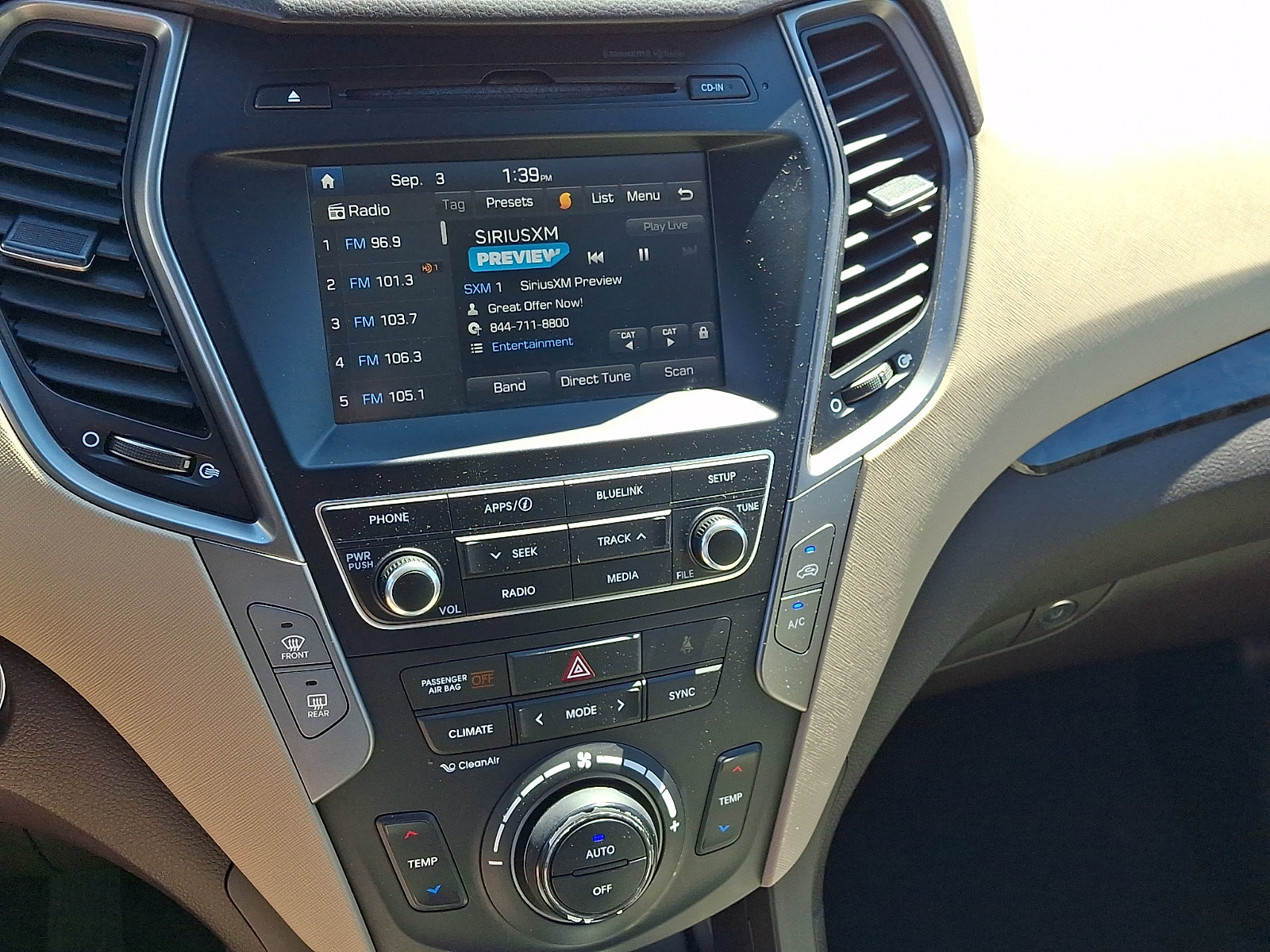 Used 2018 Hyundai Santa Fe Sport w/ 2.4L Value Package 02 AWD/4WD image 15