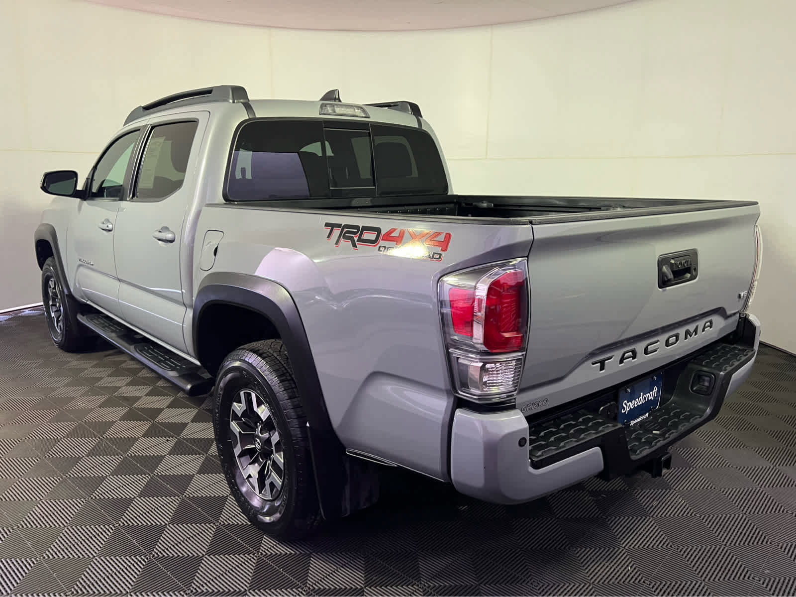 Used 2021 Toyota Tacoma TRD Off-Road w/ Technology Package image 5