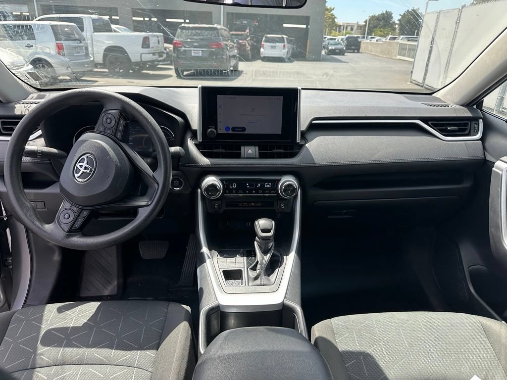 Used 2024 Toyota RAV4 XLE AWD/4WD image 9
