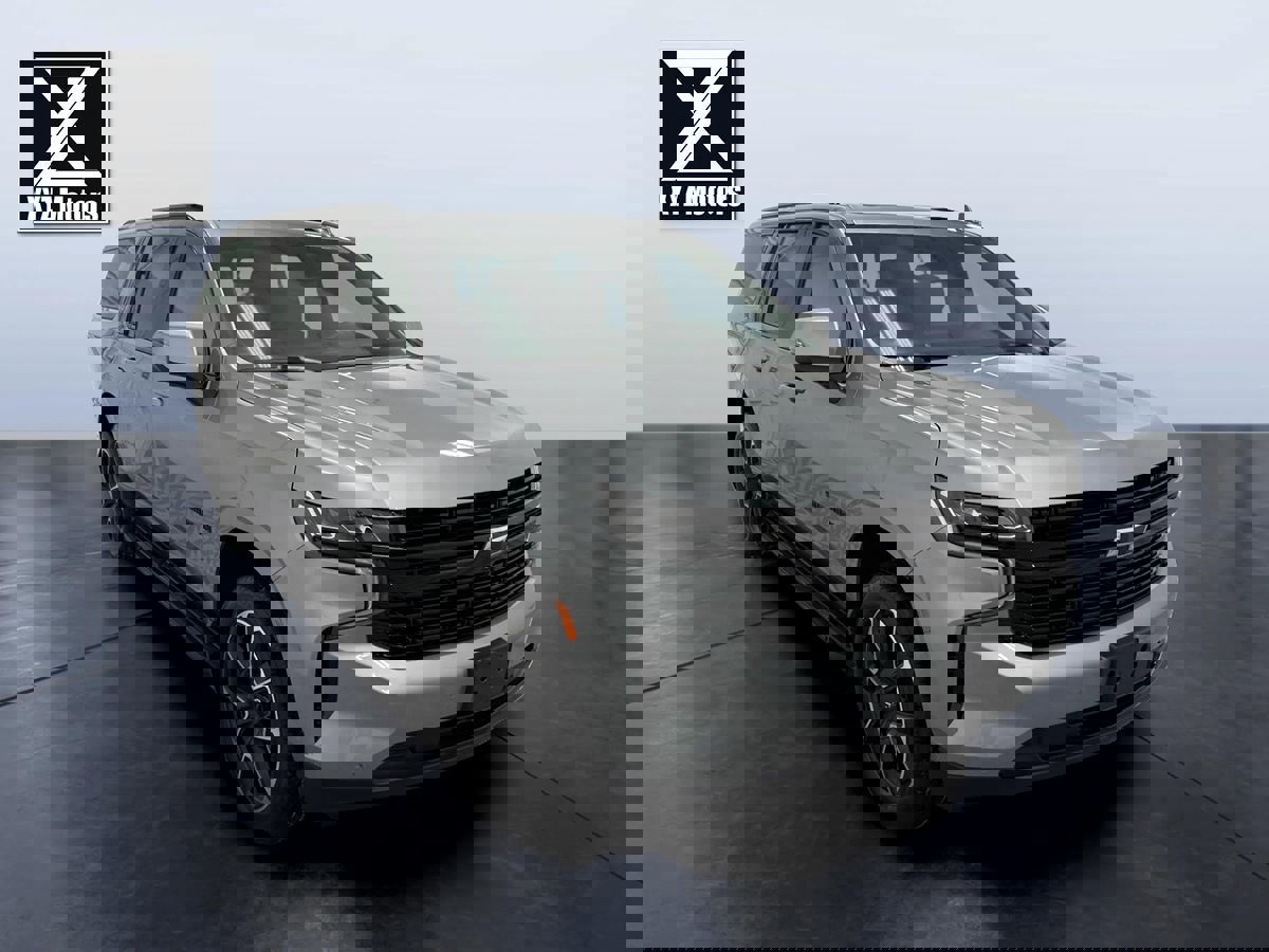 Used 2024 Chevrolet Suburban RST w/ Luxury Package image 7