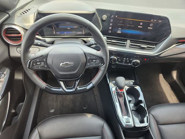 Used 2024 Chevrolet Trax RS FWD image 27