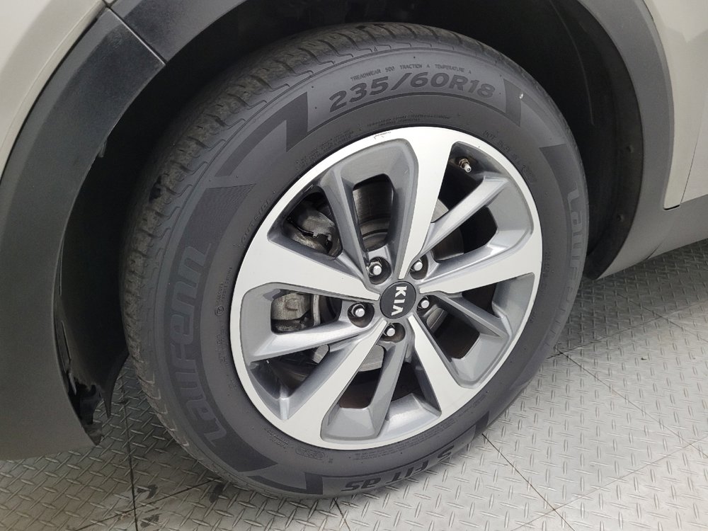 Used 2019 Kia Sorento EX image 31