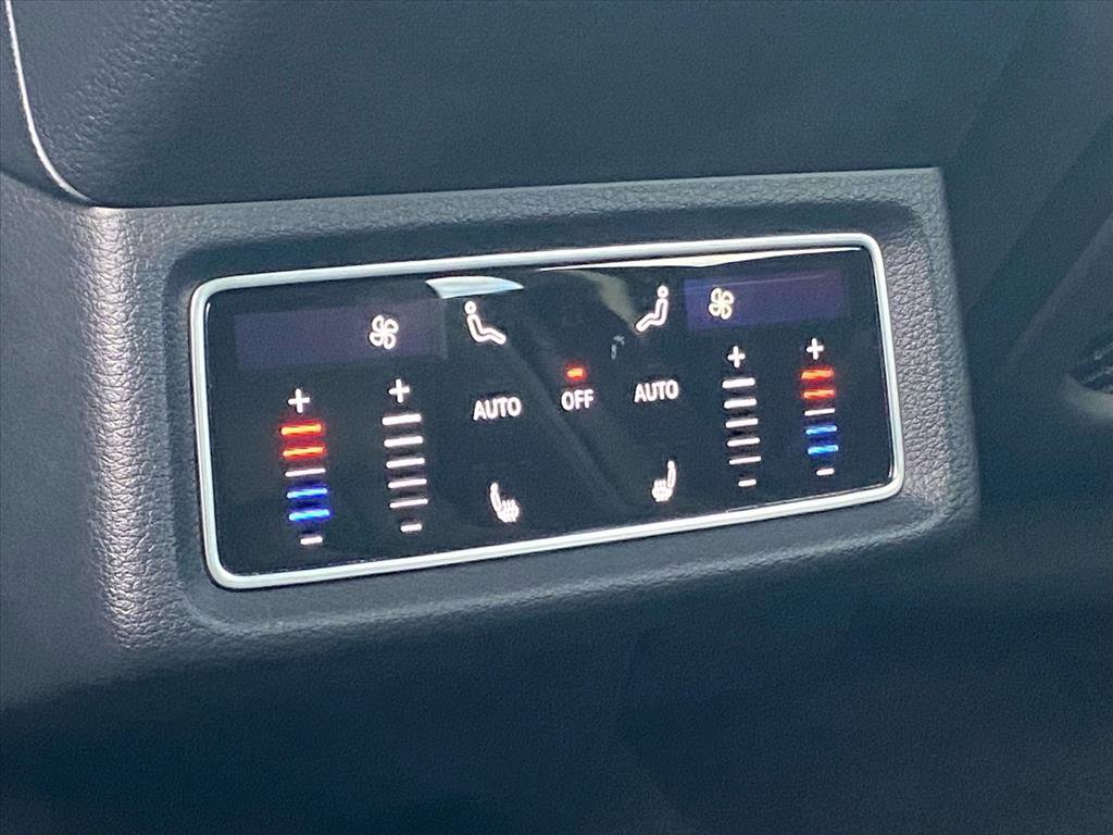 Used 2023 Audi e-tron Premium Plus w/ Premium Plus Package image 20