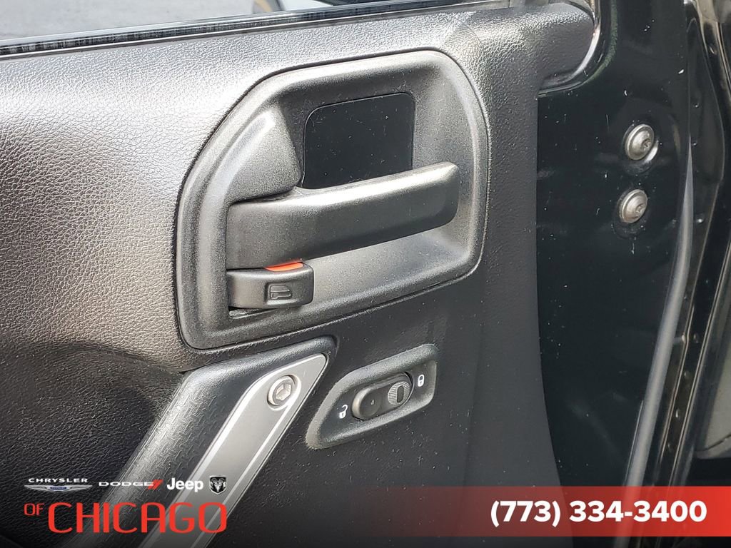 Used 2015 Jeep Wrangler Sahara w/ Connectivity Group AWD/4WD image 18