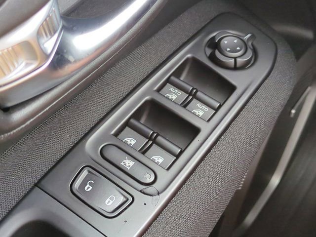 Used 2021 Jeep Renegade Latitude w/ Sun & Sound Group FWD image 24