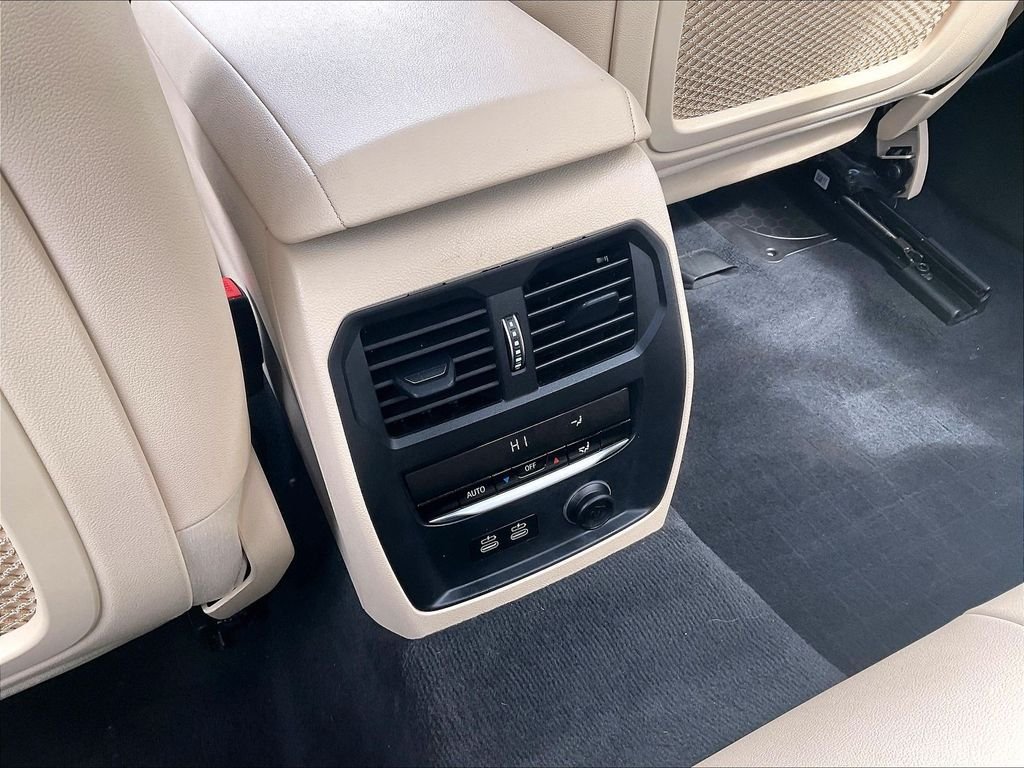 Used 2019 BMW 330i xDrive Sedan w/ Premium Package AWD/4WD image 27